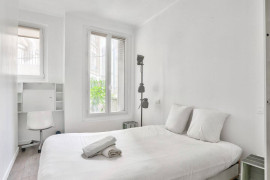 
                                                                                        Location
                                                                                         Beau 2P meublé 30m² sur cour