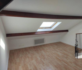 
                                                                                        Location
                                                                                         Beau 2P meublé 32m² (58m² au sol) en duplex