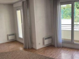
                                                                                        Location
                                                                                         Beau 2P meublé 32m²