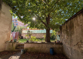 
                                                                                        Location
                                                                                         Beau 2P meublé 32m² avec cour et jardin privatifs