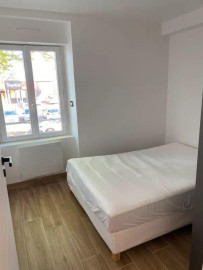 
                                                                                        Location
                                                                                         Beau 2P meublé 33m² refait à neuf blvd Jules Verne