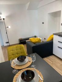 
                                                                                        Location
                                                                                         Beau 2P meublé 33m² refait à neuf blvd Jules Verne