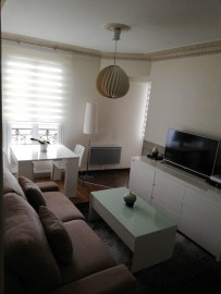 
                                                                                        Location
                                                                                         Beau 2P meublé 34m² très lumineux rénové récemment
