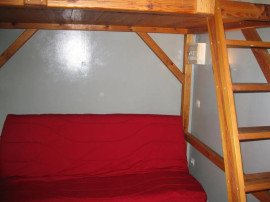 
                                                                                        Location
                                                                                         Beau 2P meublé 35m² mezzanine et jardin Méons