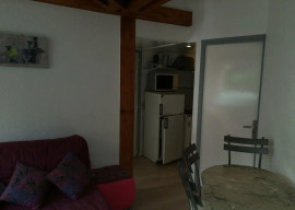 
                                                                                        Location
                                                                                         Beau 2P meublé 35m² refait à neuf