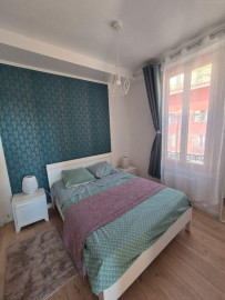 
                                                                                        Location
                                                                                         Beau 2P meublé 37 m² exposé sud