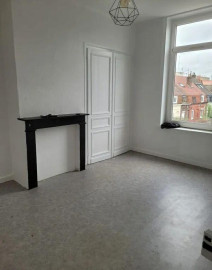 
                                                                                        Location
                                                                                         Beau 2P meublé 38m² rénové très lumineux