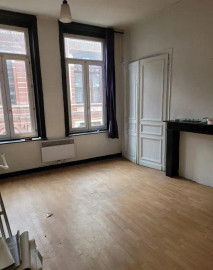 
                                                                                        Location
                                                                                         Beau 2P meublé 38m² rénové très lumineux