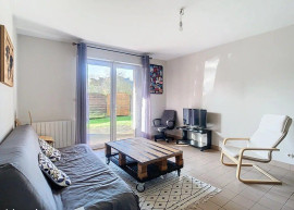 
                                                                                        Location
                                                                                         Beau 2P meublé 40m²