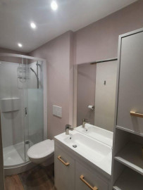 
                                                                                        Location
                                                                                         Beau 2P meublé 40m²