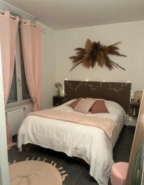 
                                                                                        Location
                                                                                         Beau 2P meublé 40m² lumineux et sans vis à vis