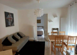 
                                                                                        Location
                                                                                         Beau 2P meublé 41m² avec balcons