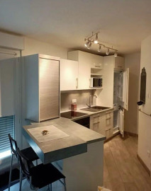 
                                                                                        Location
                                                                                         Beau 2P meublé 41m² avec balcons