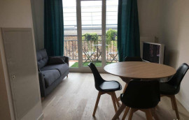 
                                                                                        Location
                                                                                         Beau 2P meublé 42m² avec balcon 4m²