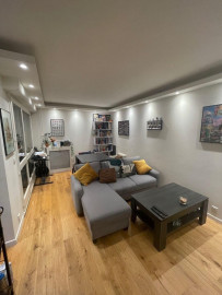 
                                                                                        Location
                                                                                         Beau 2P meublé 42m² refait à neuf avec balcon