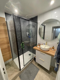 
                                                                                        Location
                                                                                         Beau 2P meublé 42m² refait à neuf avec balcon