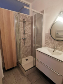 
                                                                                        Location
                                                                                         Beau 2P meublé 43m² face au Lycée Michelet