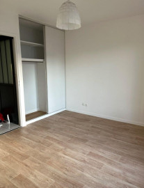 
                                                                                        Location
                                                                                         Beau 2P meublé 44m² en duplex avec petit jardin