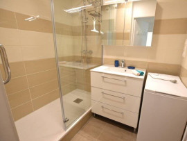 
                                                                                        Location
                                                                                         Beau 2P meublé 45m² avec ascenseur et parking