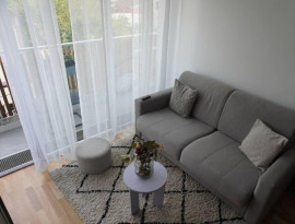 
                                                                                        Location
                                                                                         Beau 2P meublé 45m² avec balcon filant