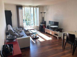 
                                                                                        Location
                                                                                         Beau 2P meublé 49m² au calme, côté cour
