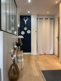 
                                                                                        Location
                                                                                         Beau 2P meublé 49m² refait à neuf