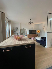 
                                                                                        Location
                                                                                         Beau 2P meublé 49m² refait à neuf