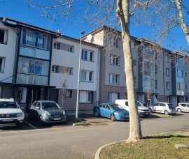 
                                                                                        Location
                                                                                         Beau 2P meublé 50m² avec jardin privatif