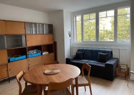 
                                                                                        Location
                                                                                         Beau 2P meublé 52m² rénové avec toit terrasse 60m²