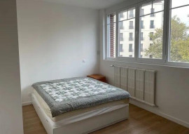 
                                                                                        Location
                                                                                         Beau 2P meublé 52m² rénové avec toit terrasse 60m²