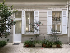 
                                                                                        Location
                                                                                         Beau 2P meublé 53 m²  avec patio