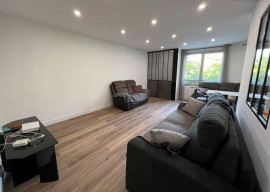 
                                                                                        Location
                                                                                         Beau 2P meublé 54m² lumineux et rénové + terrasse