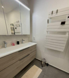 
                                                                                        Location
                                                                                         Beau 2P meublé 57m² refait à neuf cœur de Garches