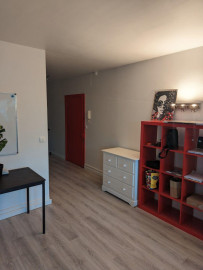 
                                                                                        Location
                                                                                         Beau 2P meublé 74m² dans un quartier calme