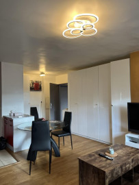 
                                                                                        Location
                                                                                         Beau 2P meublé de 49 m² + balcon de 7,5m²