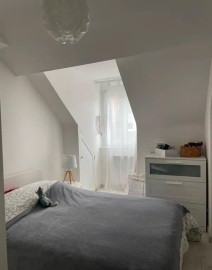 
                                                                                        Location
                                                                                         Beau 2P meublé et rénové 25m² vue place Graslin
