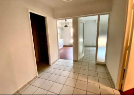 
                                                                                        Location
                                                                                         Beau 2P meublé et rénové 46m² proche gare