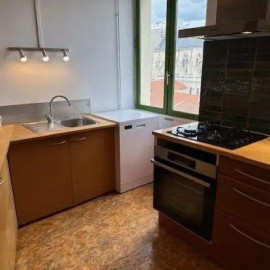 
                                                                                        Location
                                                                                         Beau 2P meublé et rénové 60m² au calme