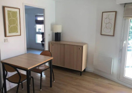 
                                                                                        Location
                                                                                         Beau 2P meublé rénové 31m² plein sud avec terrasse