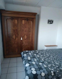 
                                                                                        Location
                                                                                         Beau 2P meublé traversant de 42 m² avec balcons