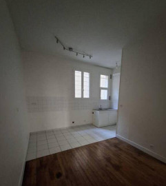 
                                                                                        Location
                                                                                         BEAU 2P RDC 38M2 A VINCENNES ENTIEREMENT RENOVE