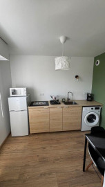 
                                                                                        Location
                                                                                         Beau 2P rénové 35m² Vue sur la cathédrale