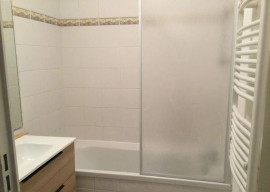 
                                                                                        Location
                                                                                         Beau 2P rénové 42m² avec terrasse de 5m²