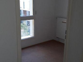 
                                                                                        Location
                                                                                         Beau 3 pièces avec balcon