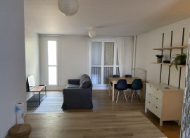
                                                                                        Location
                                                                                         Beau 3 pièces meublé