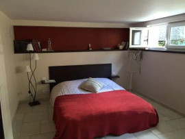 
                                                                                        Location
                                                                                         Beau 3 pièces meublé 77m² + jardin 80m² + terrasse