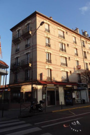 
                                                                                        Location
                                                                                         Beau 3P 49m² refait à neuf