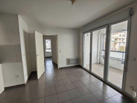 
                                                                                        Location
                                                                                         Beau 3P 50 m²