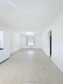 
                                                                                        Location
                                                                                         Beau 3P 55m² entièrement rénové avec terrasse