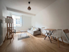 
                                                                                        Location
                                                                                         Beau 3P 60m² meublé Quai Sainte Croix Bordeaux